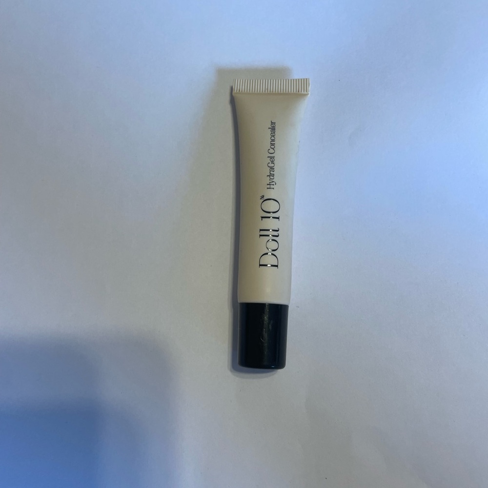 Doll 10 Hydragel Concealer shade light